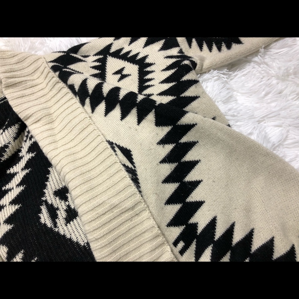 Cardigan - Picture 4 of 5
